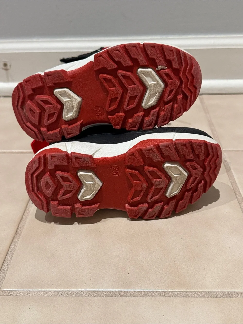 CIOR Winter Snow Boots - Red/Black size 6